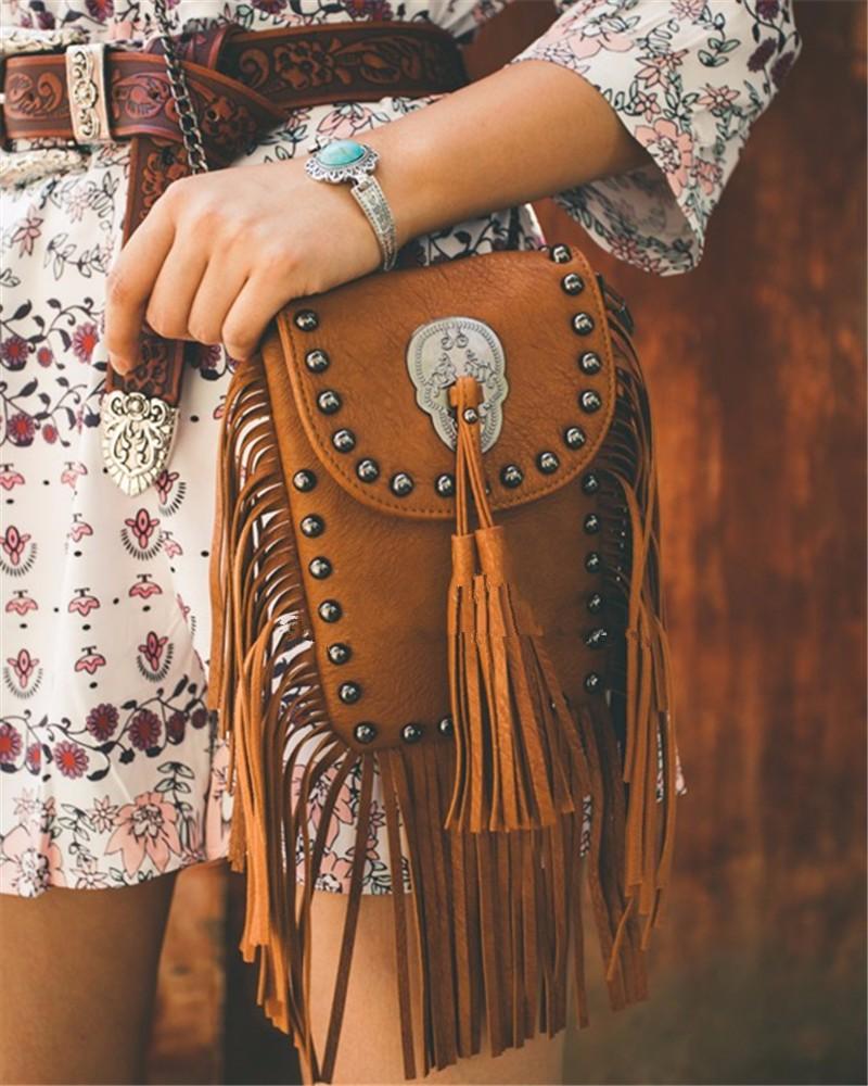 GOTHIC SKULL RIVETS TASSEL SHOULDER BAG